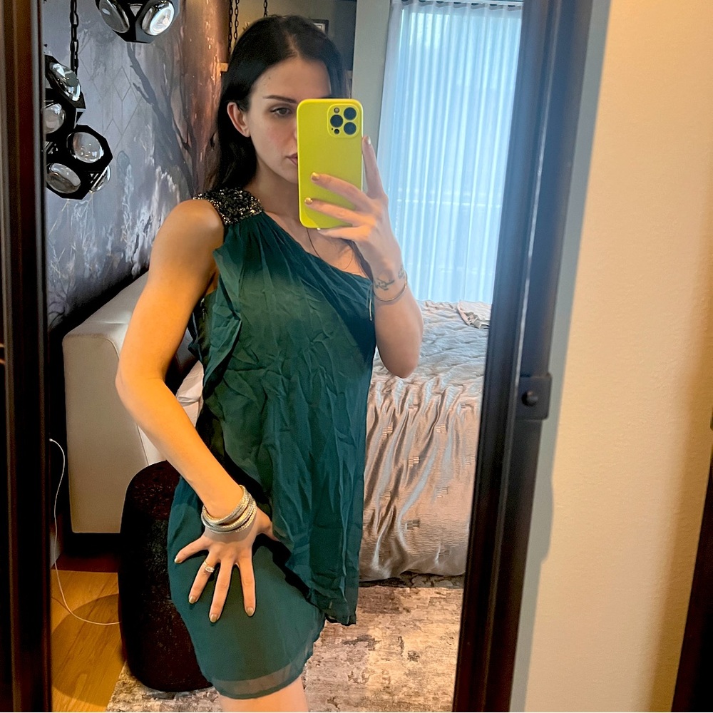 🦚 Emerald green formal mini dress